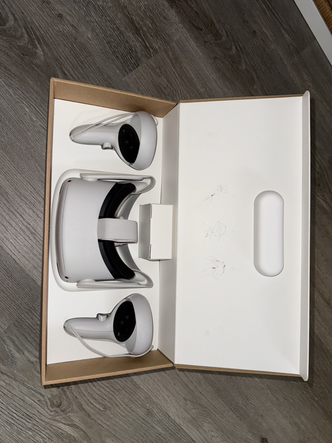 Meta Quest 2 VR Headset - White - Includes Resident Evil 4 - photo 3