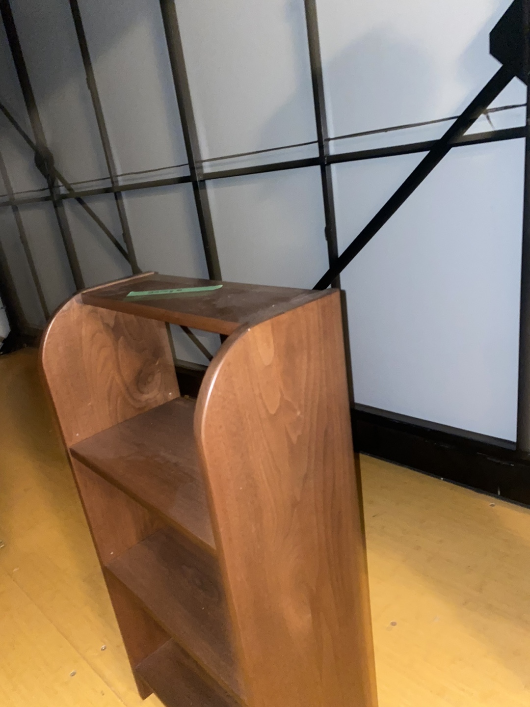 Three-shelf wooden bookcase - photo 3