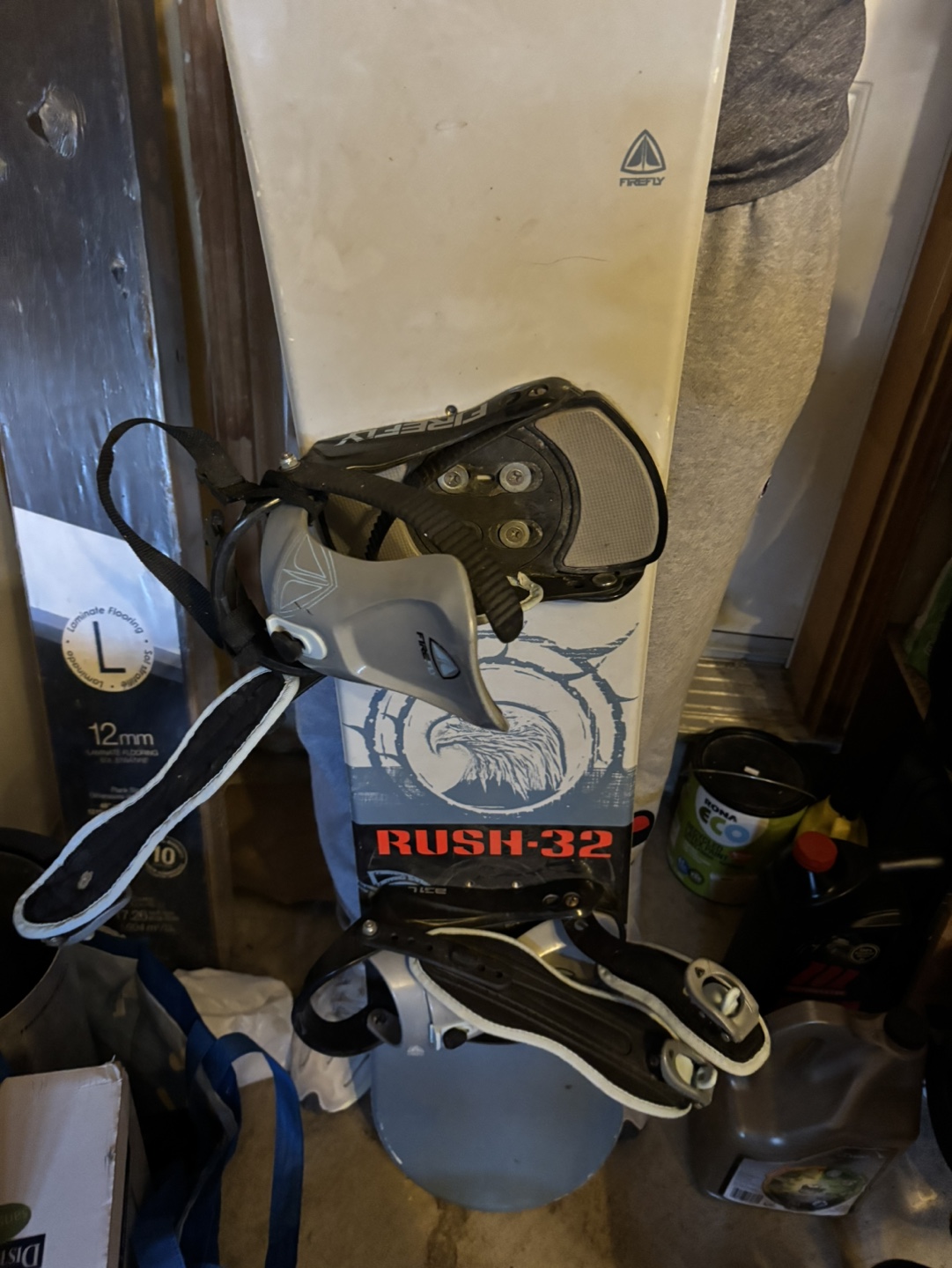 Lamar Mission Jr 1570 Snowboard with Burton Bindings - photo 5