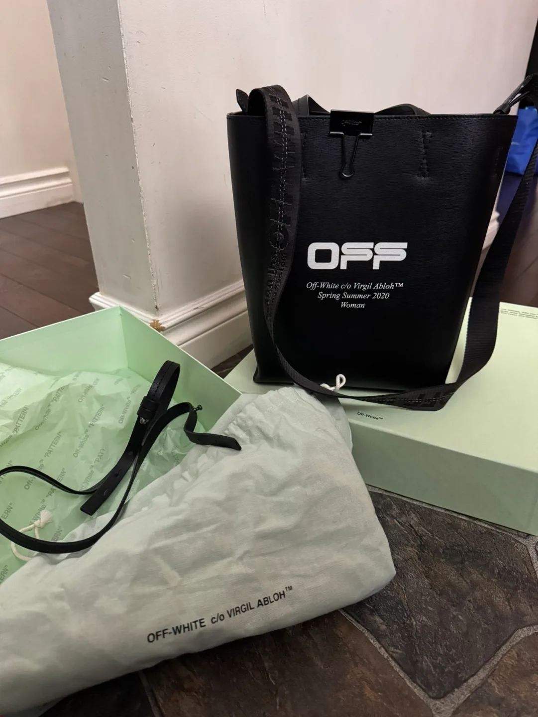 Off-White™ Wavy Tote Bag | c/o Virgil Abloh image indicator(8)