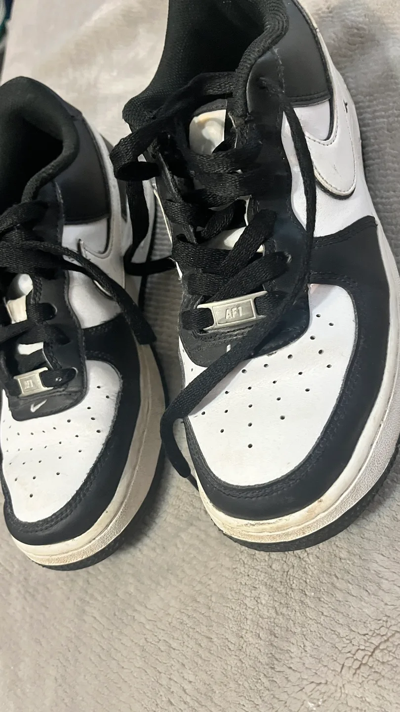 Nike Air Force 1 Shoes - Size Youth 6.5 image indicator(5)