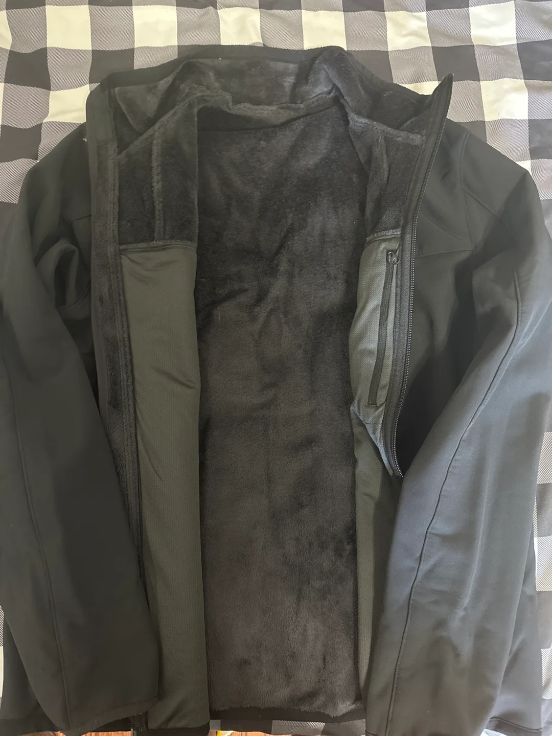 Men's Black Softshell Jacket with Fleece Lining image indicator(2)