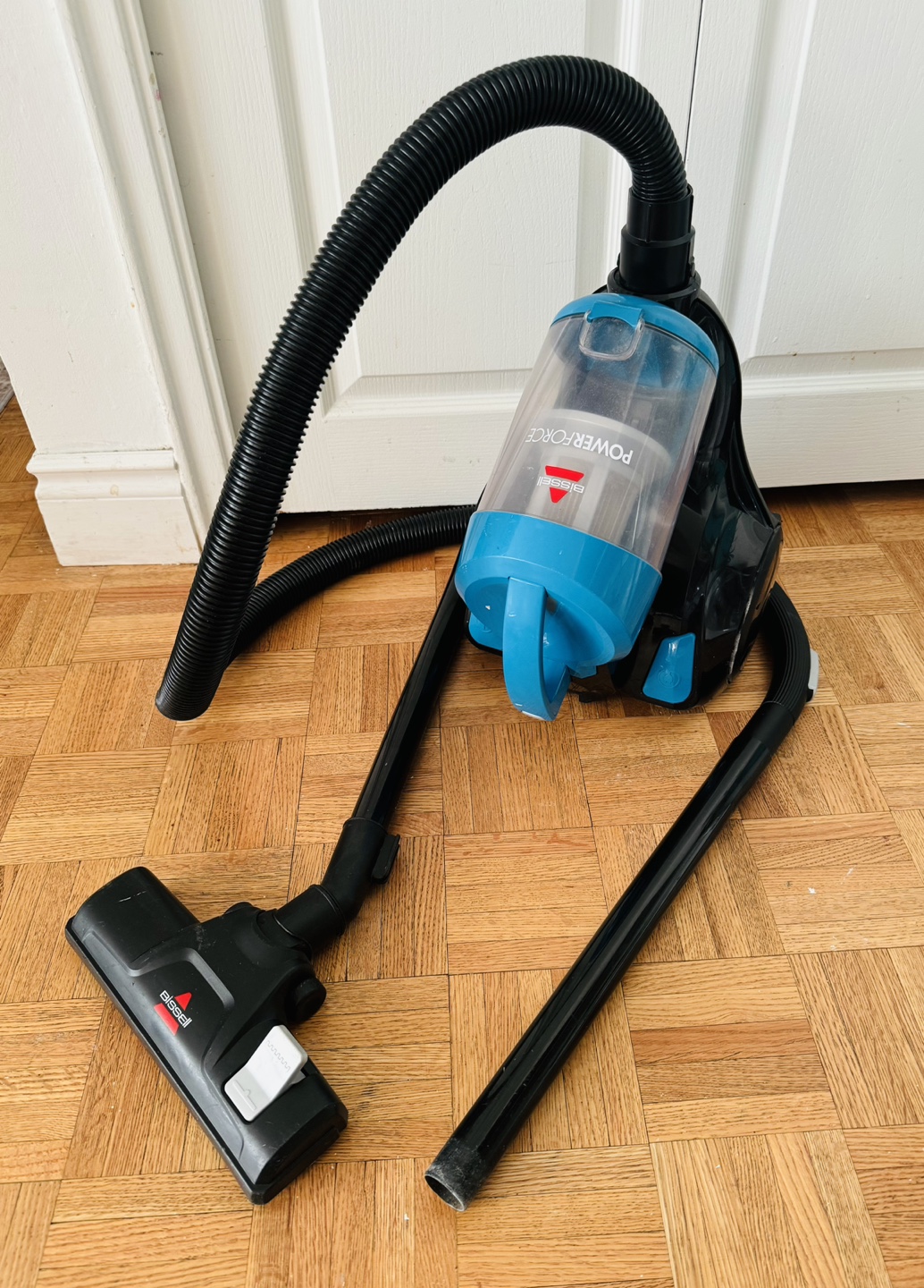 Bissell Powerforce 2156W Bagless Upright Vacuum Cleaner - photo 2