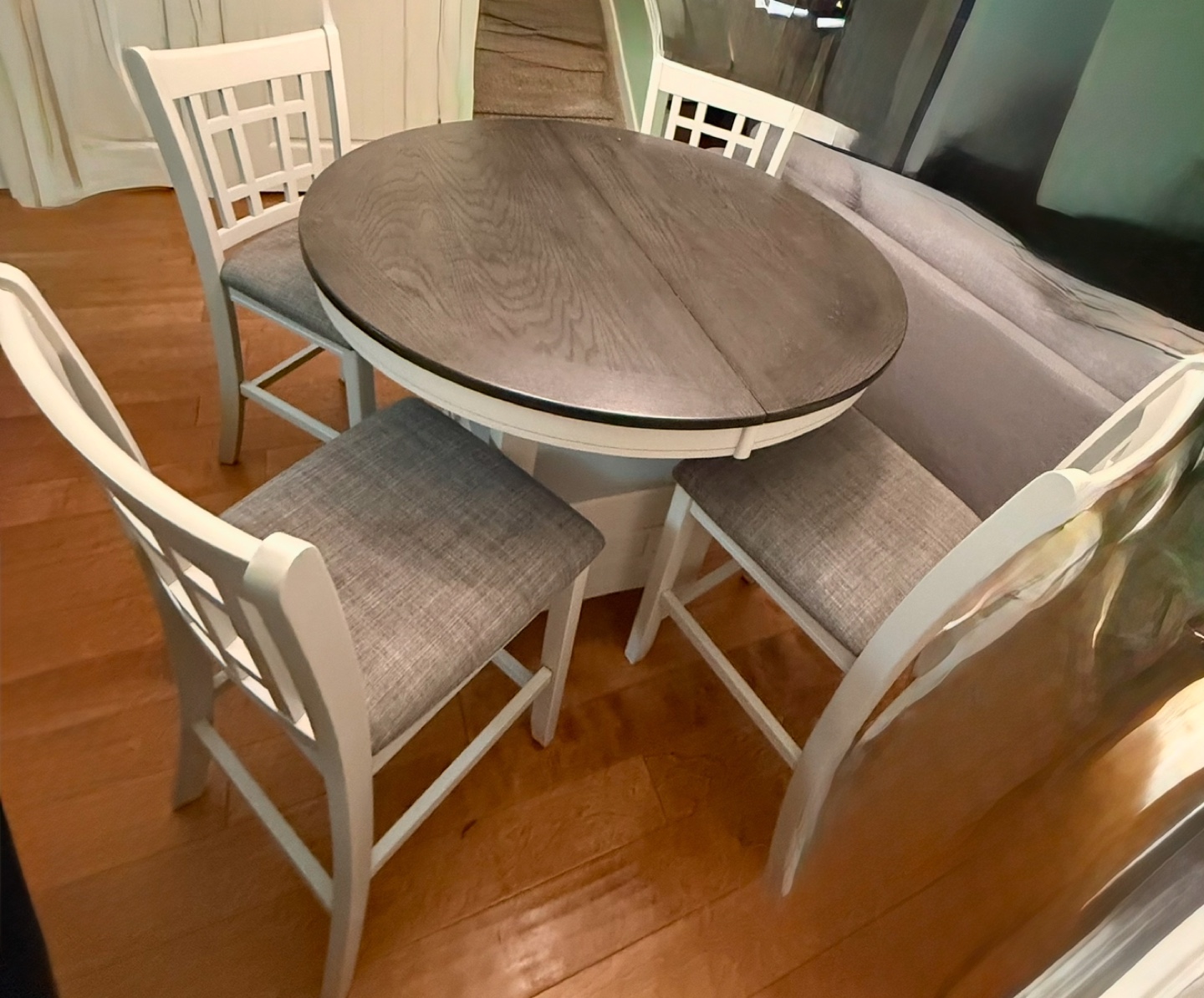 Round kitchen TABLE ONLY 42 to 60 extenstion - photo 2