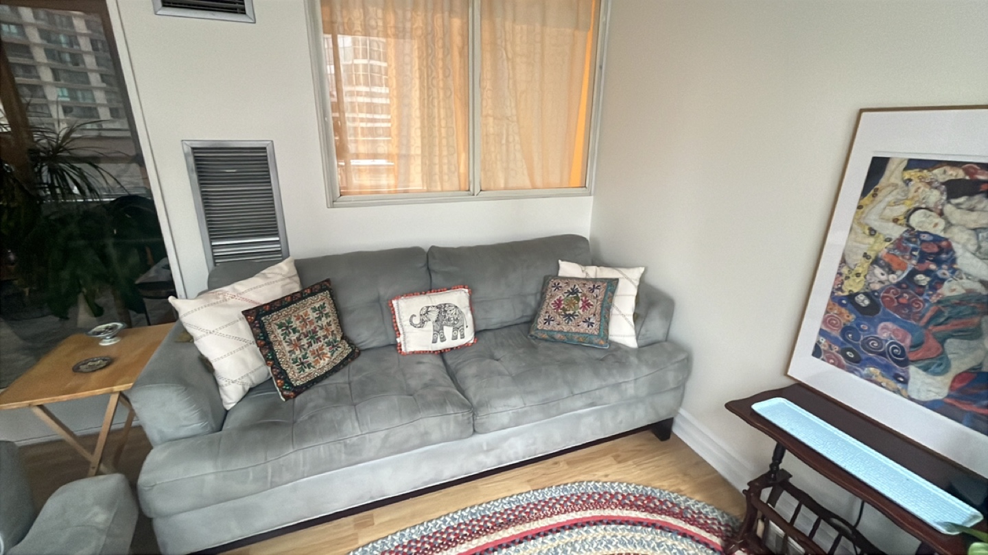 Cindy Crawford 2-Piece Couch Set - Good Condition - photo 4