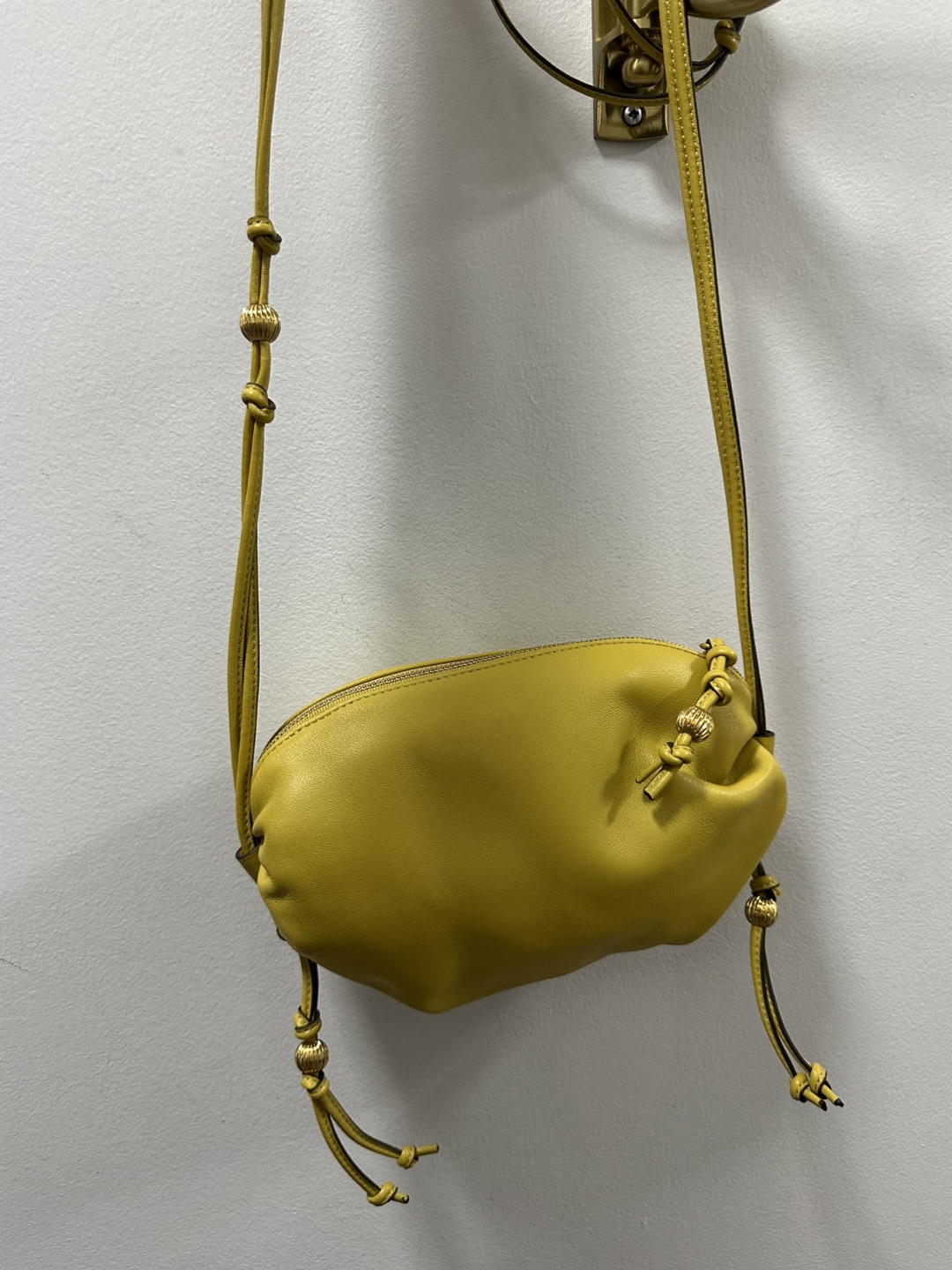 Tory Burch Yellow Leather Drawstring Bag - photo 4