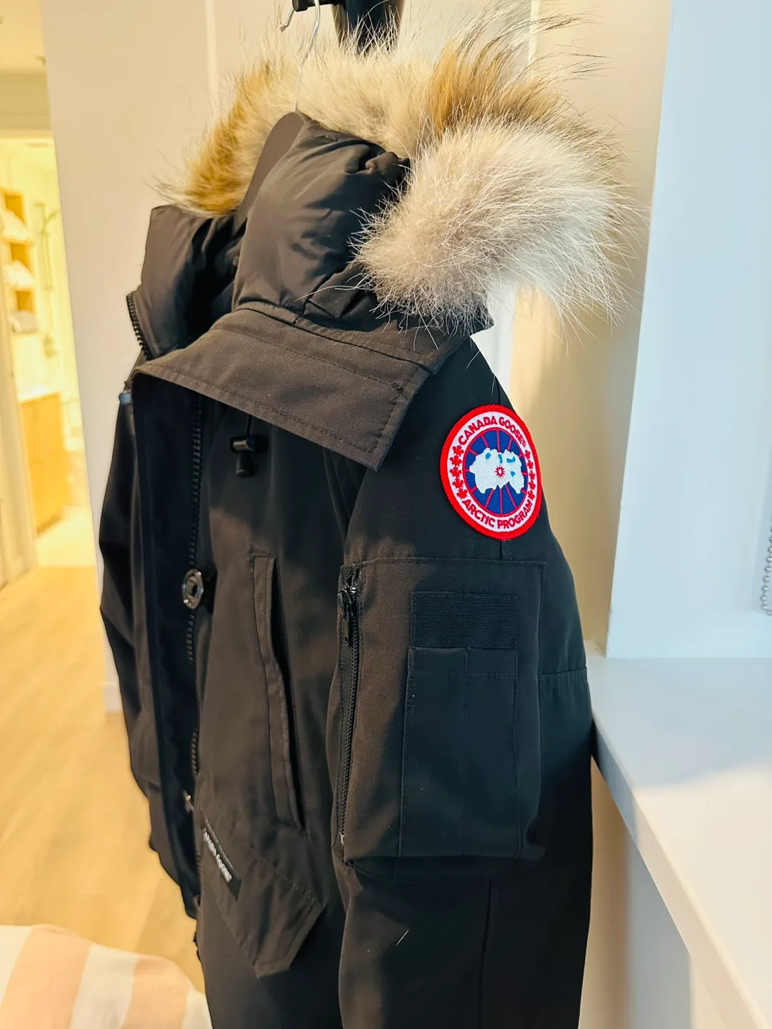 Canada Goose Bomber Jacket image indicator(2)