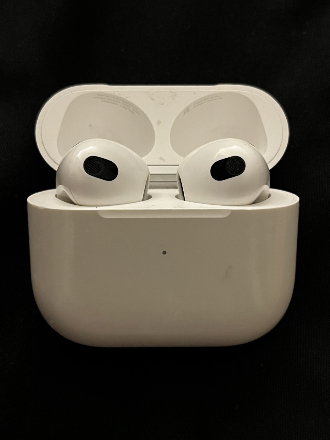 Apple AirPods 3 with Charging Case