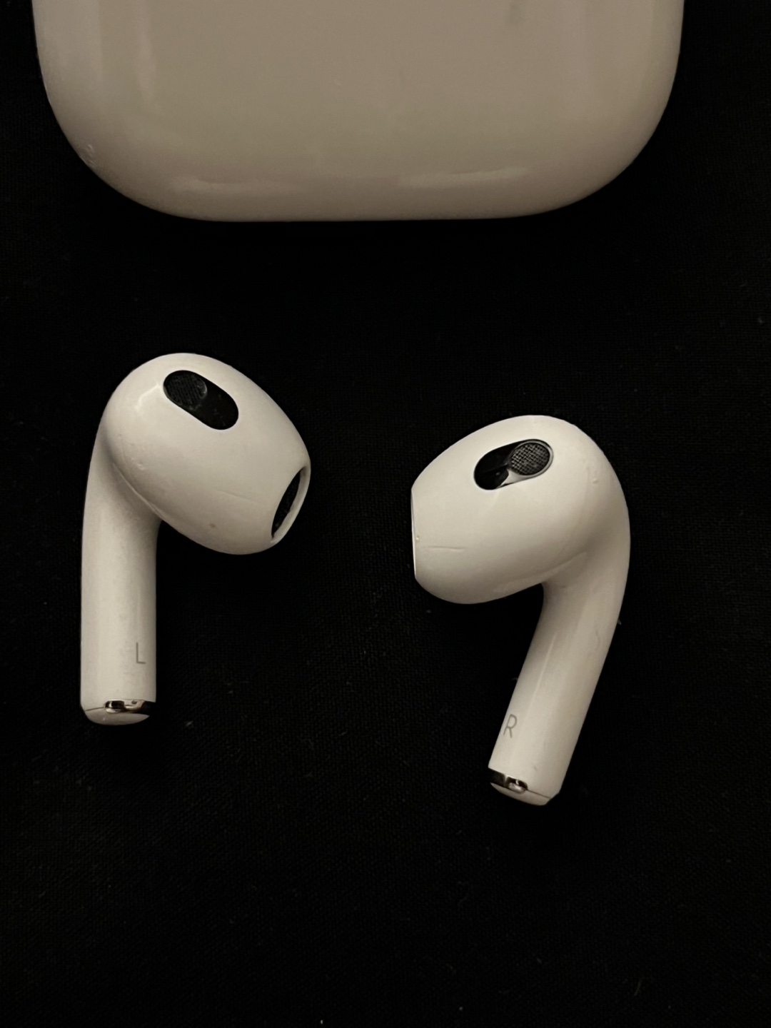 Apple AirPods 3 with Charging Case - photo 3