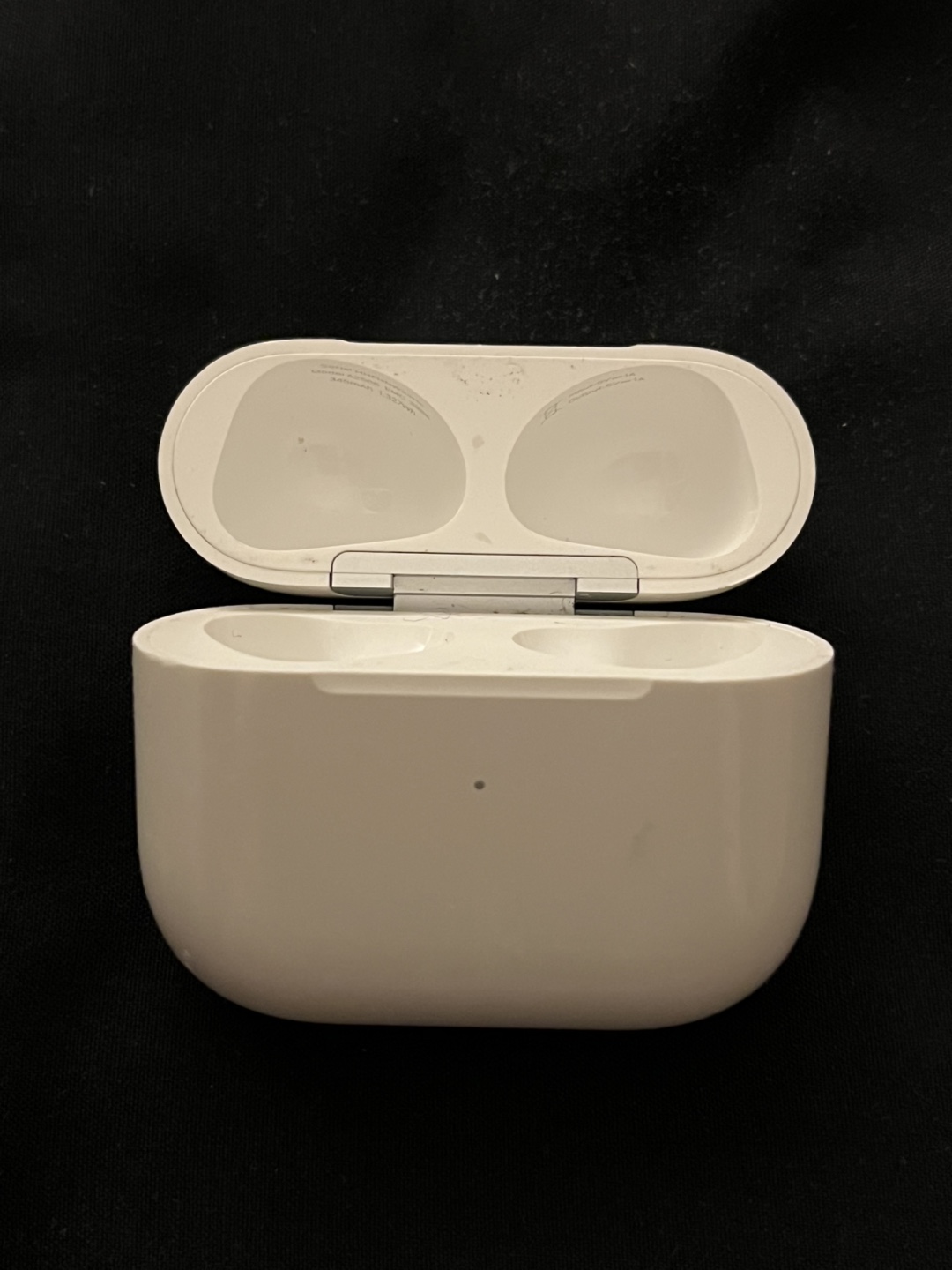 Apple AirPods 3 with Charging Case - photo 4