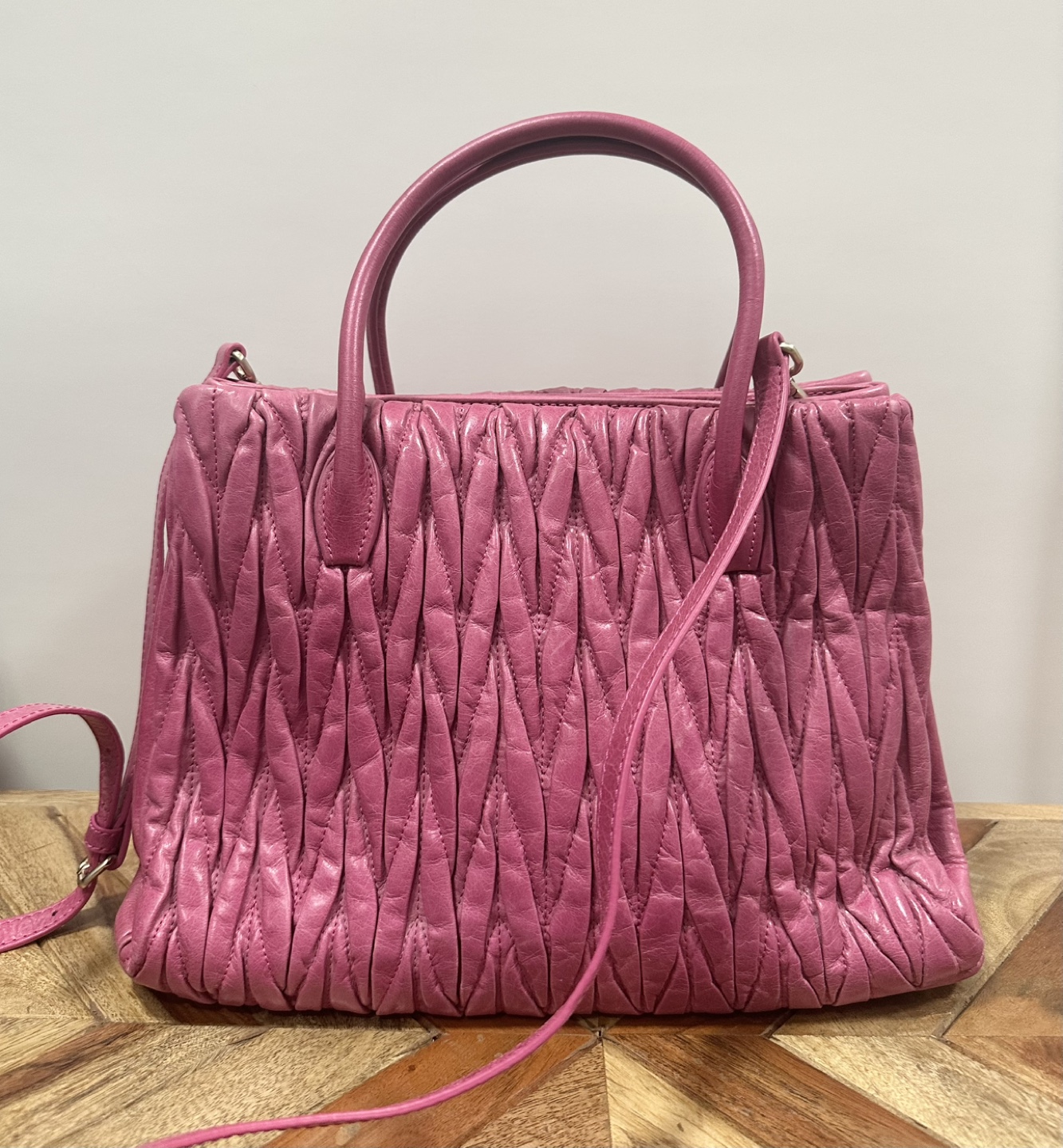 Miu Miu Pink Leather Handbag - photo 3