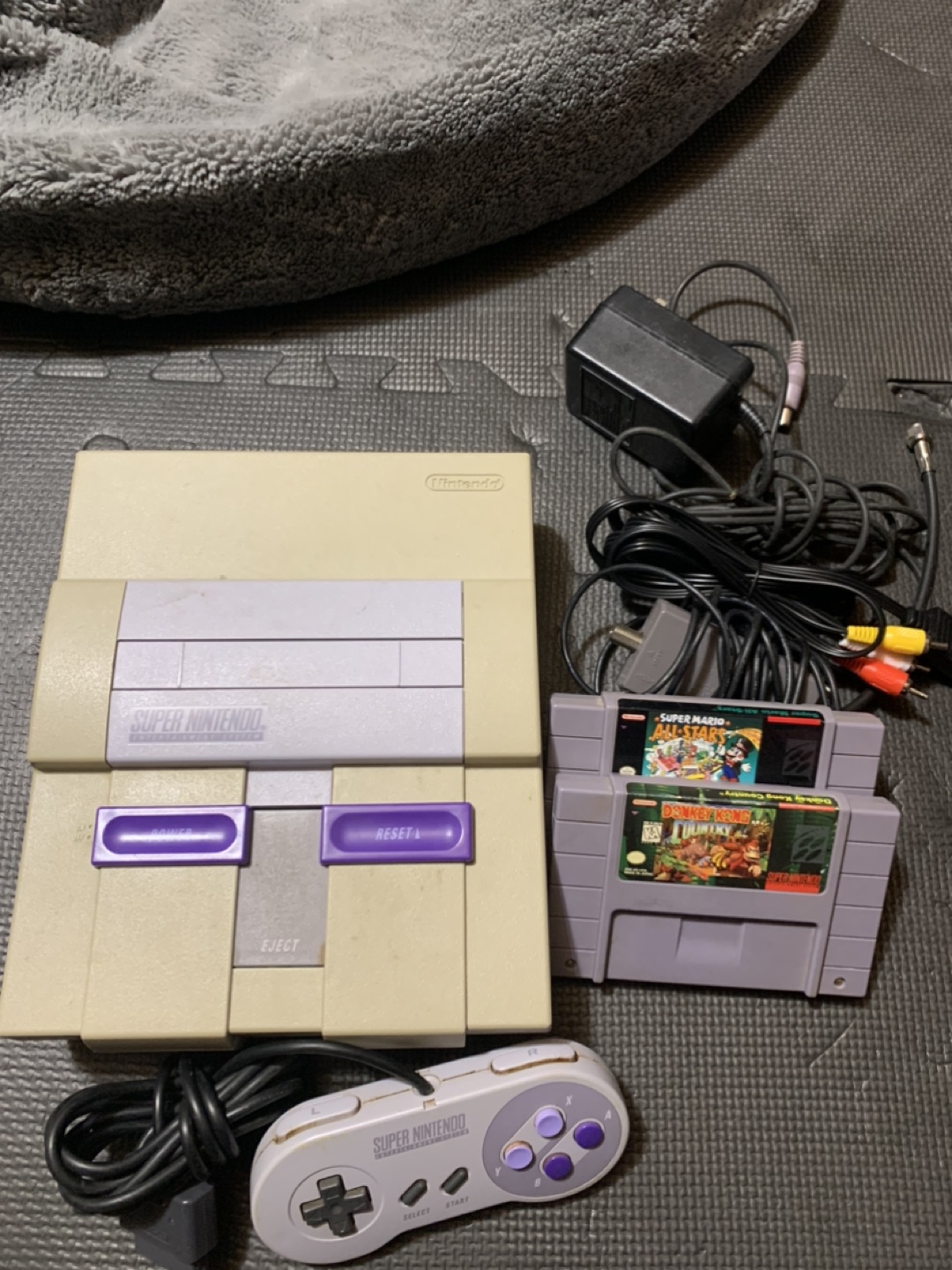 Super Nintendo Entertainment System with Games and Accessories - photo 2
