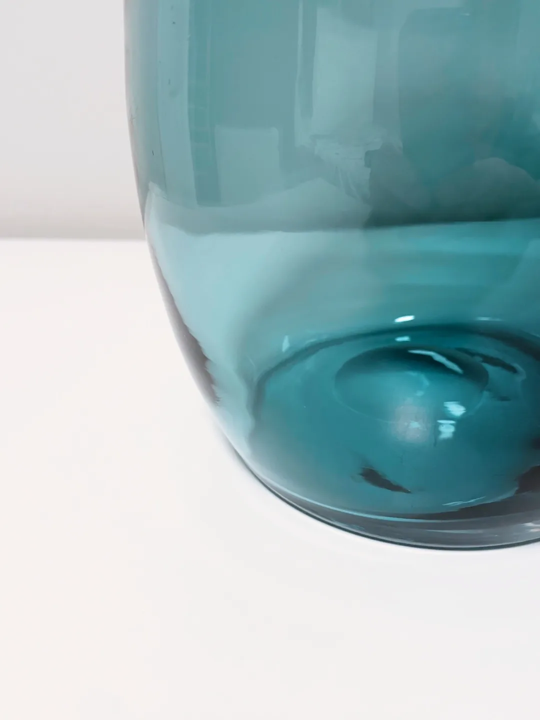 WEST ELM Pure Glass Vase image indicator(8)