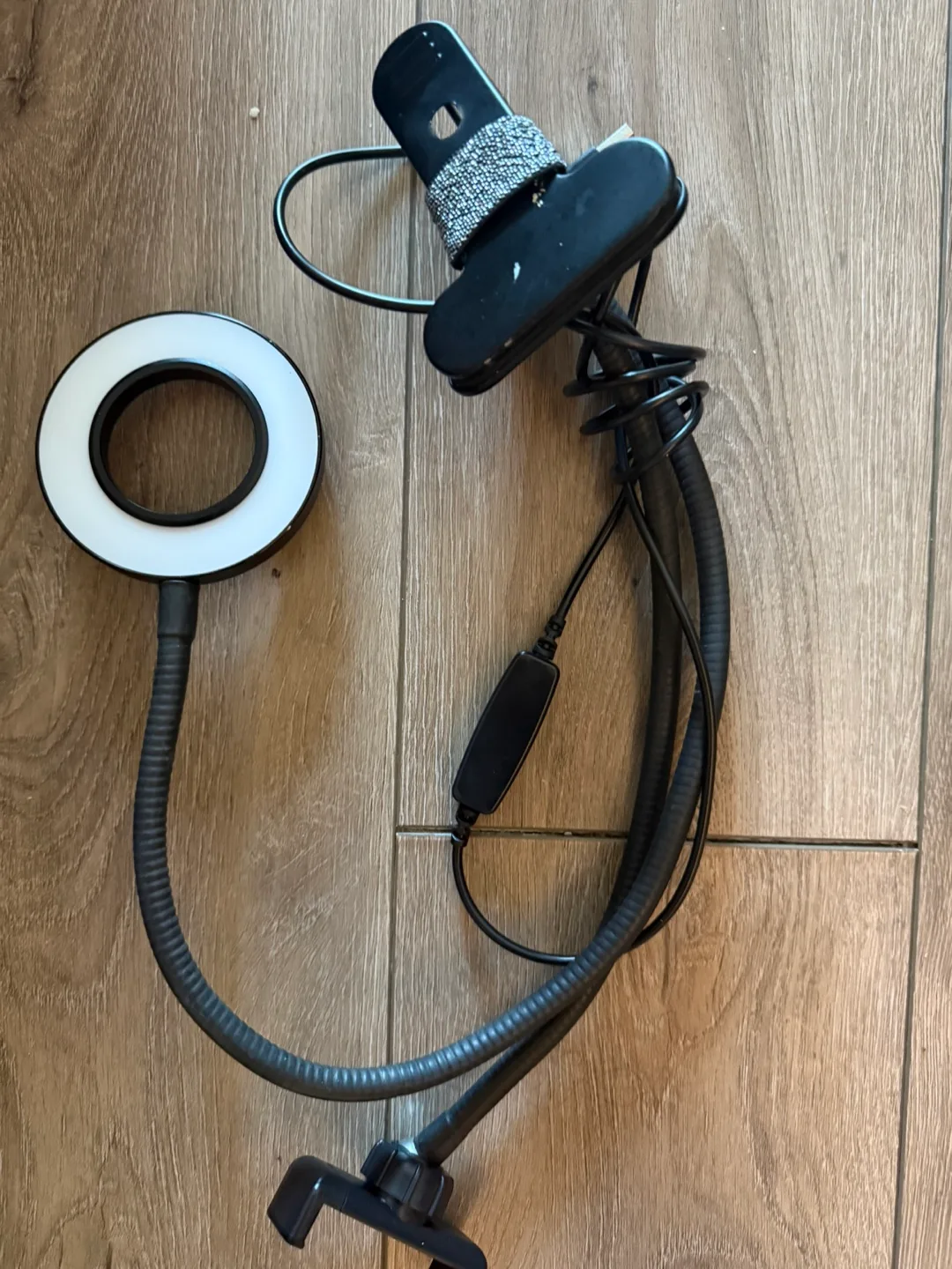 Flexible Gooseneck Clip-on Ring Light thumbnail