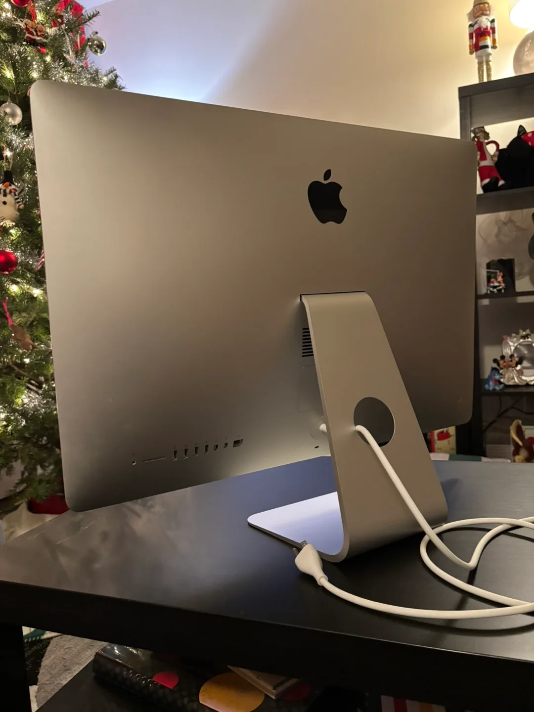 Late 2012 27” Apple iMac Computer image indicator(2)