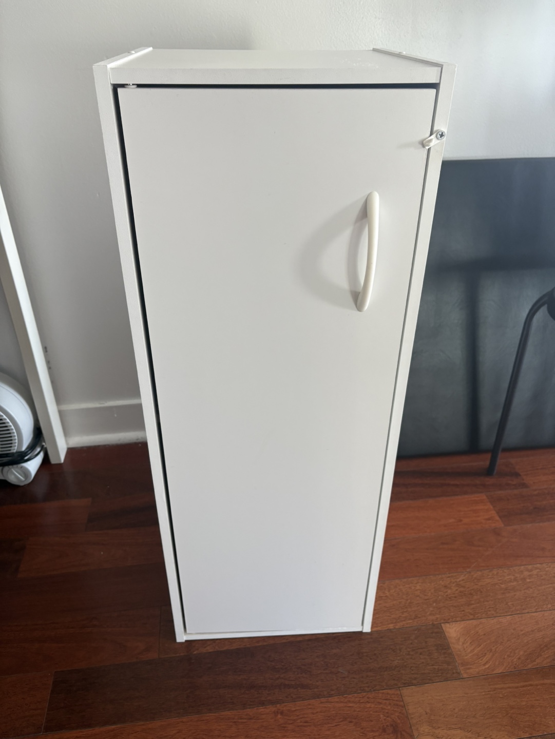 Small storage cabinet - photo 2