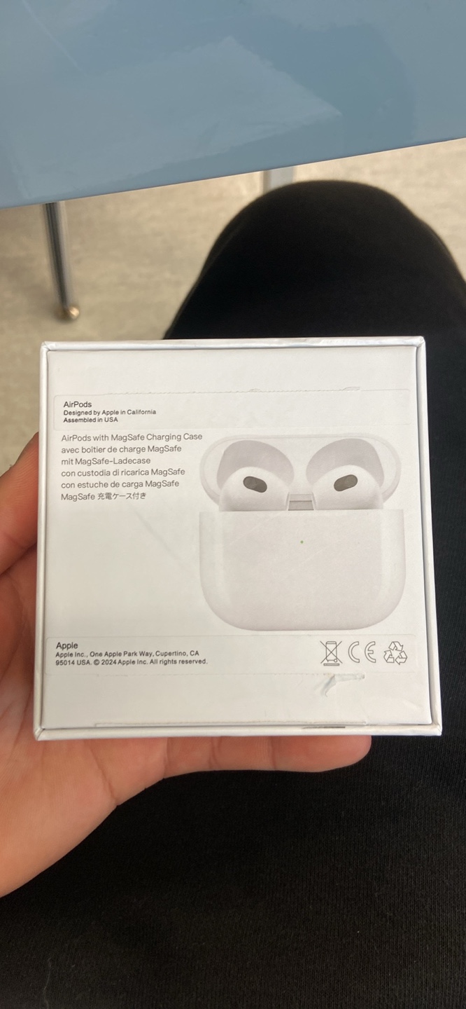 Apple AirPods with MagSafe Charging Case - photo 5