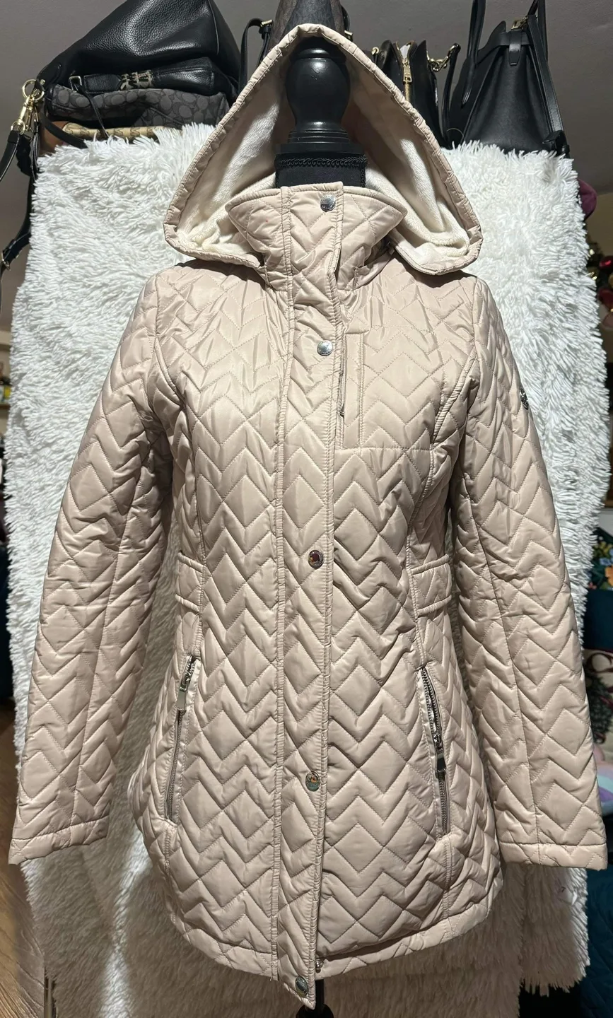 Calvin Klein Women's Beige Quilted Hooded Jacket image indicator(3)