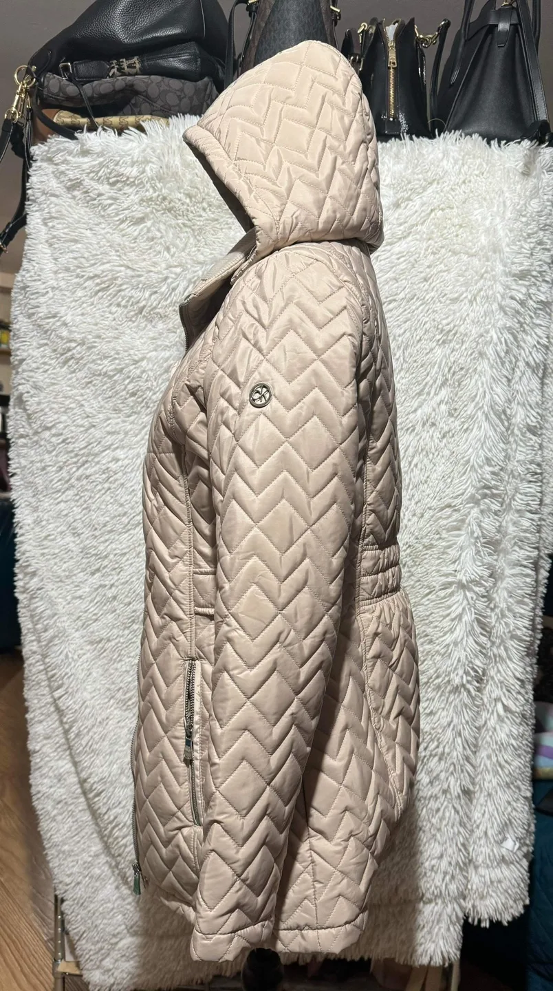 Calvin Klein Women's Beige Quilted Hooded Jacket image indicator(5)