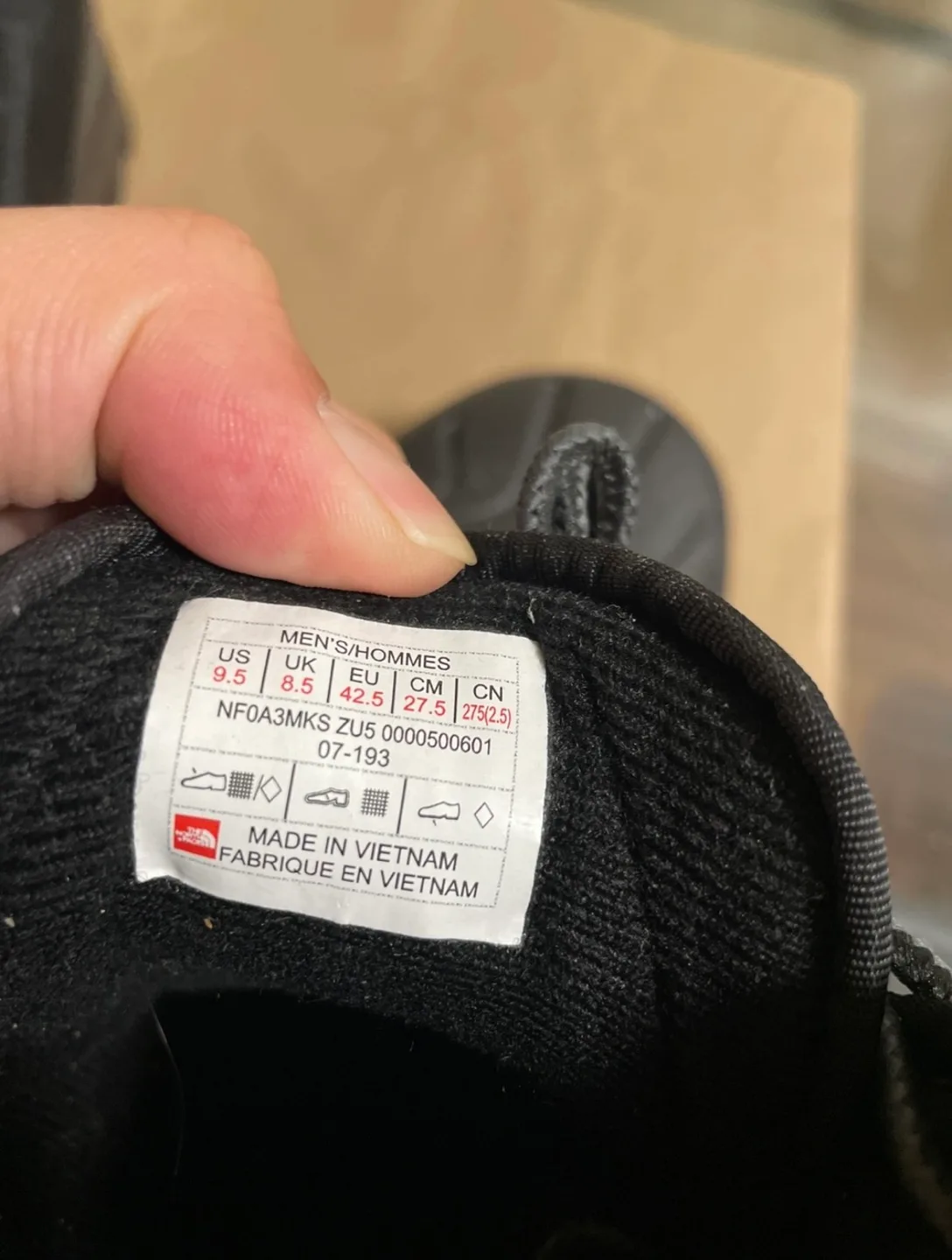 The North Face Men's Black Boots - Size 9.5 image indicator(3)