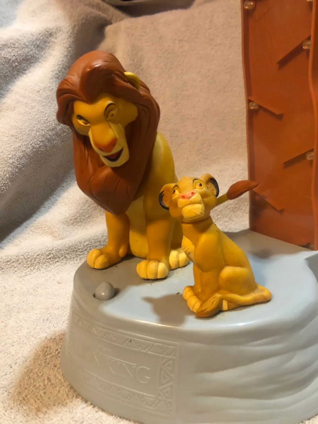 Vintage 1994 Lion King Electronic Piggy Bank image indicator(2)