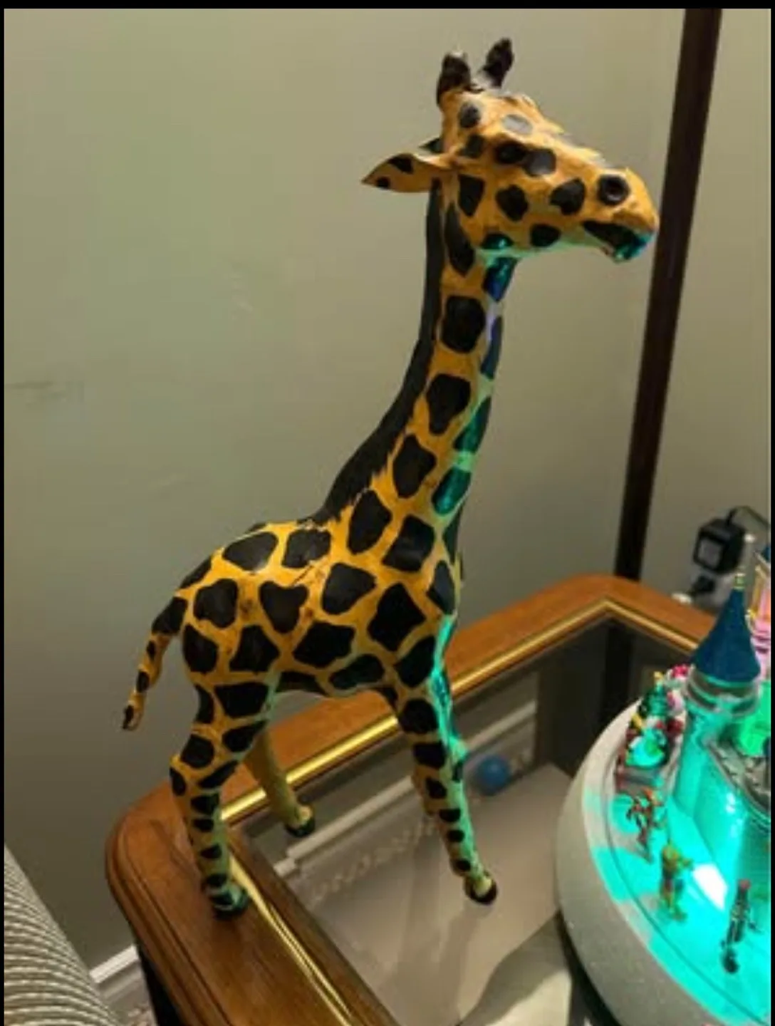 Giraffe Figurine image indicator(2)