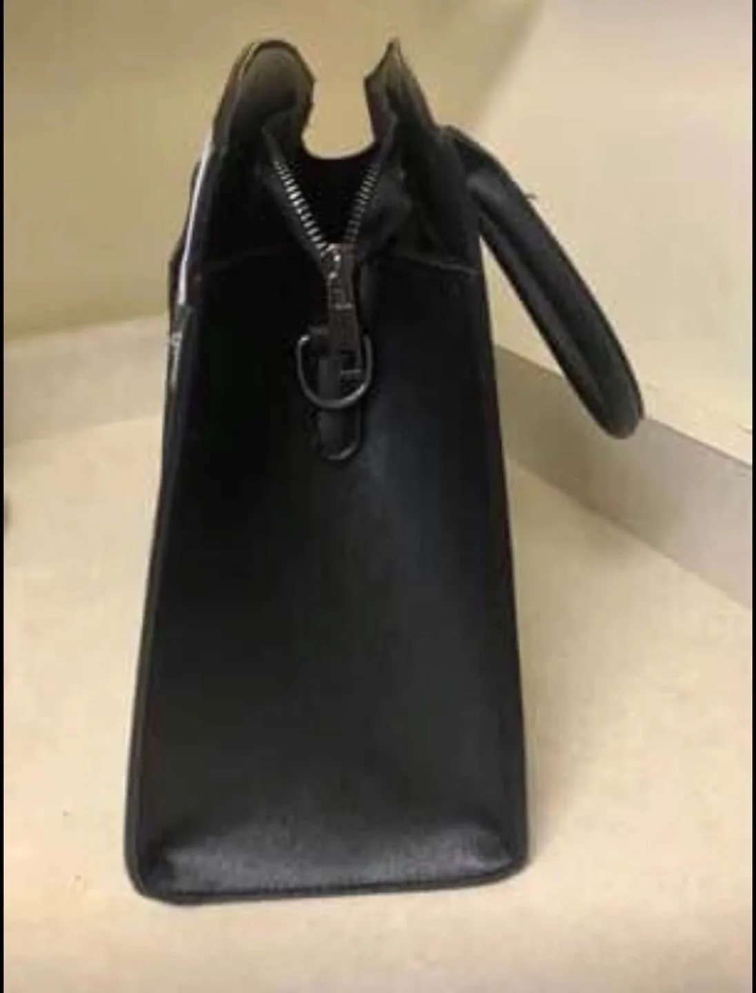 Black and Grey Two-Tone Tote Bag image indicator(3)