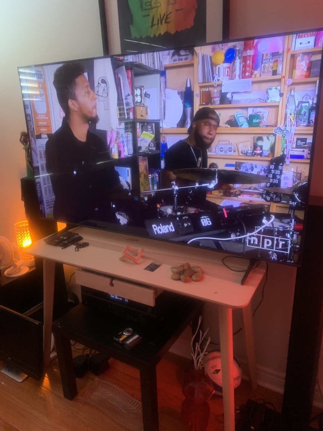 Smart TV - Excellent Condition - photo 2
