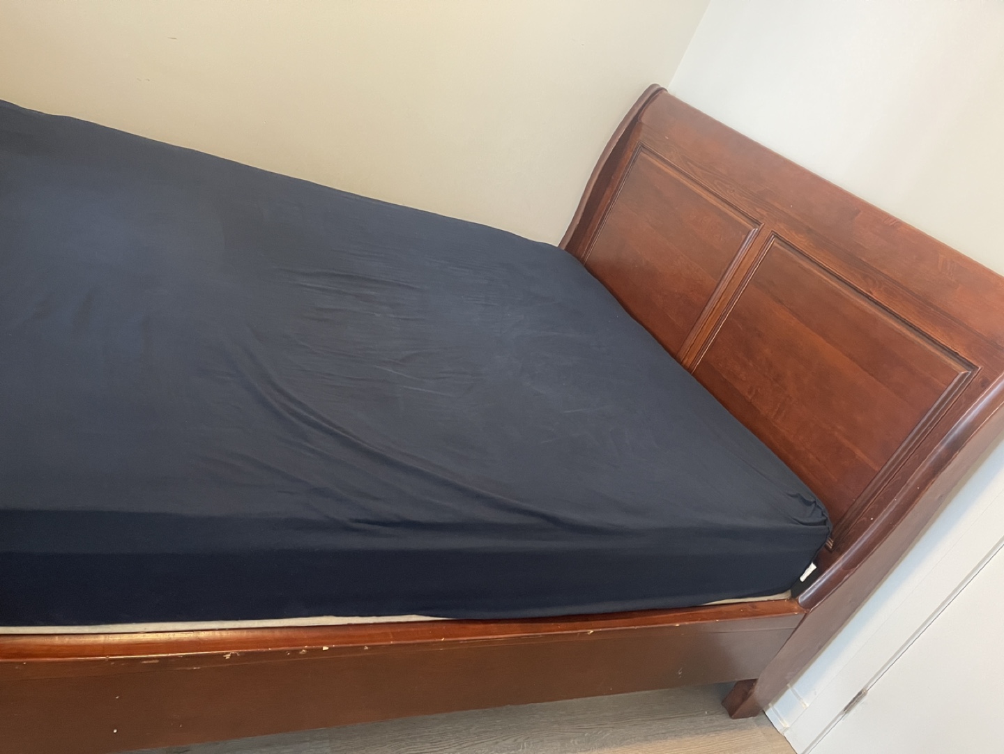 *‼️Moving Sale‼️* Double Sleigh Bed Frame - photo 2