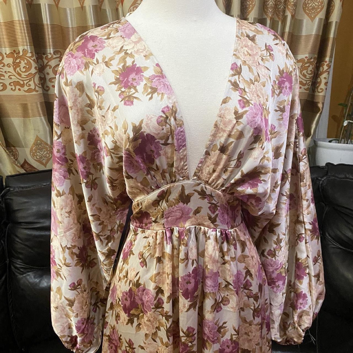 Aakaa Anthropolgie Long Sleeve V neck Floral Dress - photo 2