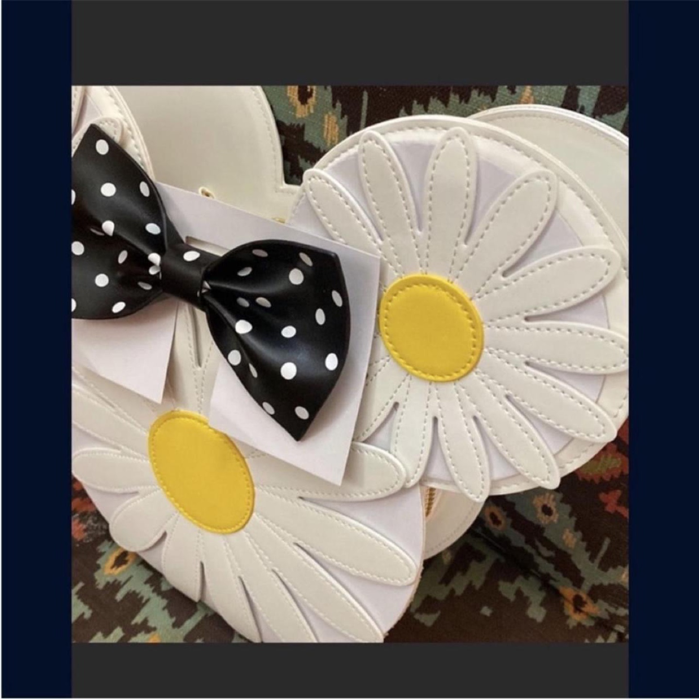 Loungefly NWT Minnie Mouse Daisy Crossbody Bag - photo 2