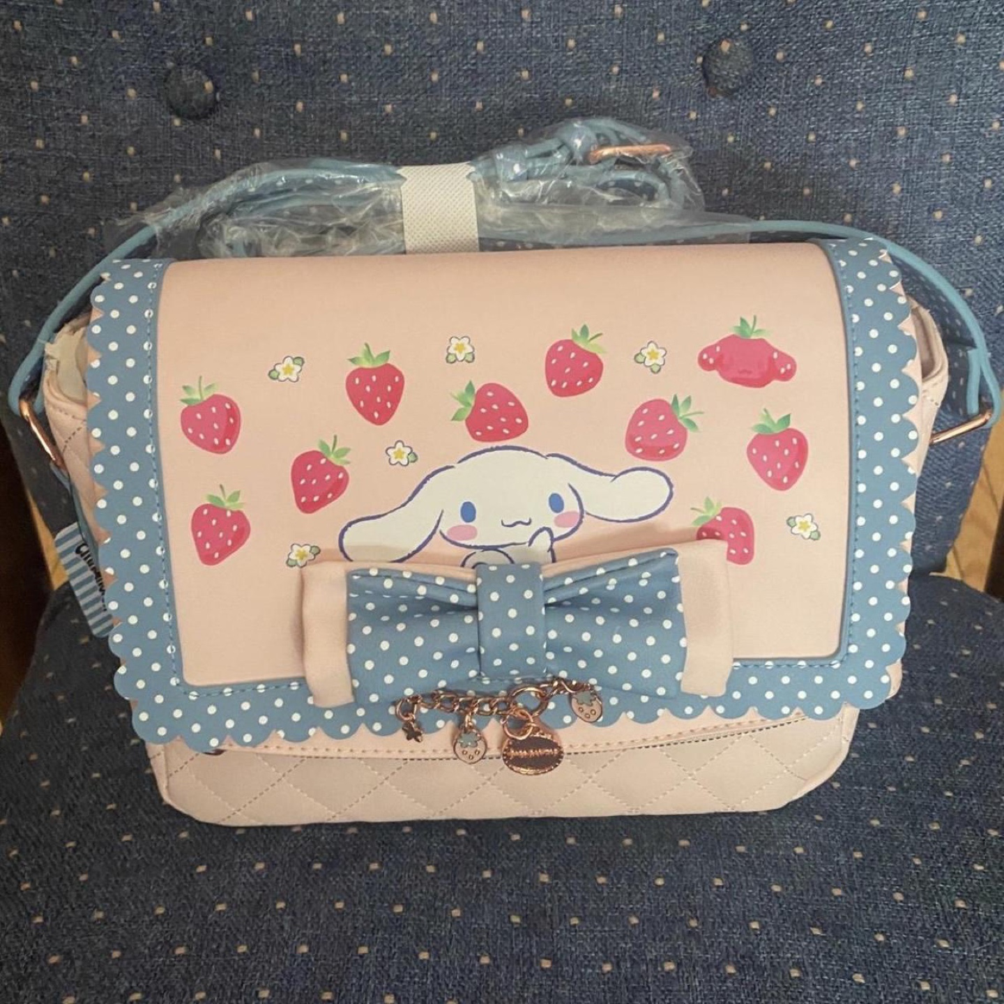 cinnamoroll large link quilted crossbody new