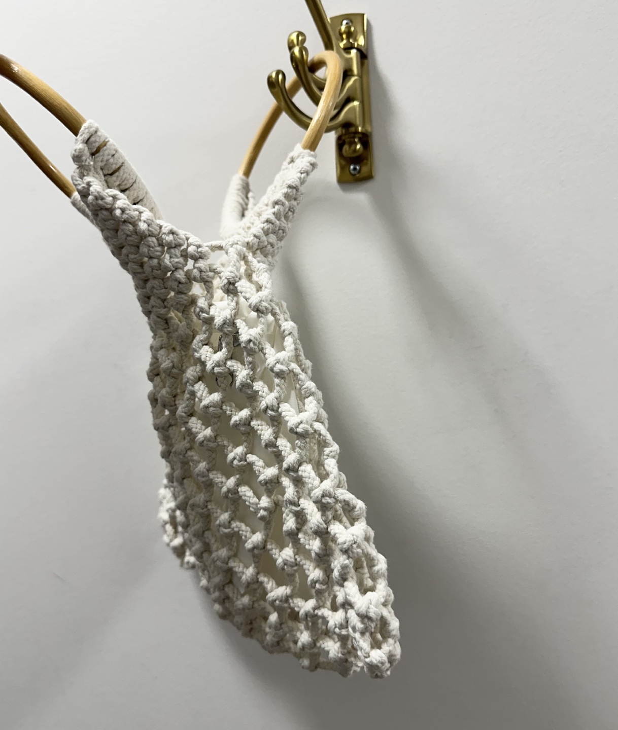 Cream Crochet Handbag with Wooden Handle - photo 2