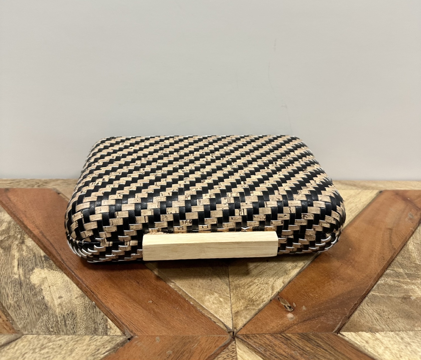 Urban Expressions Woven Clutch - photo 4