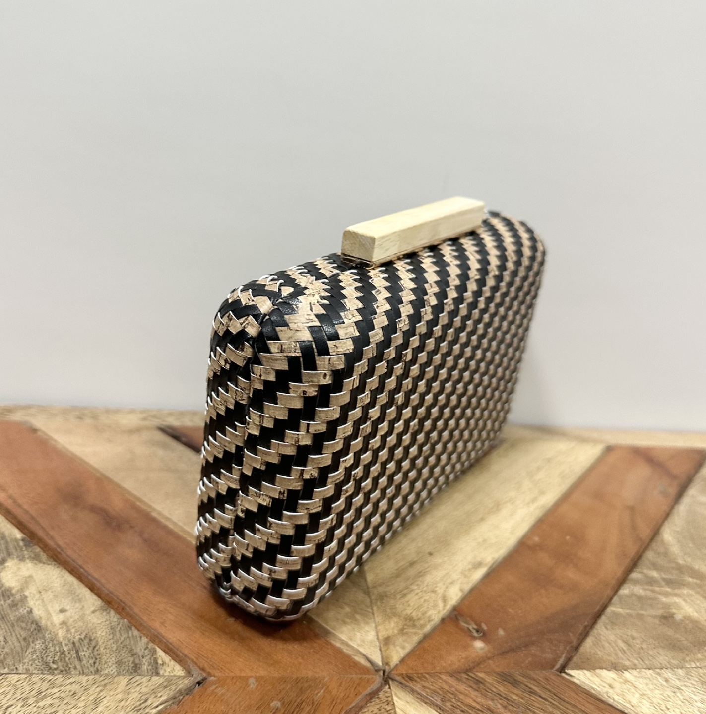 Urban Expressions Woven Clutch - photo 2