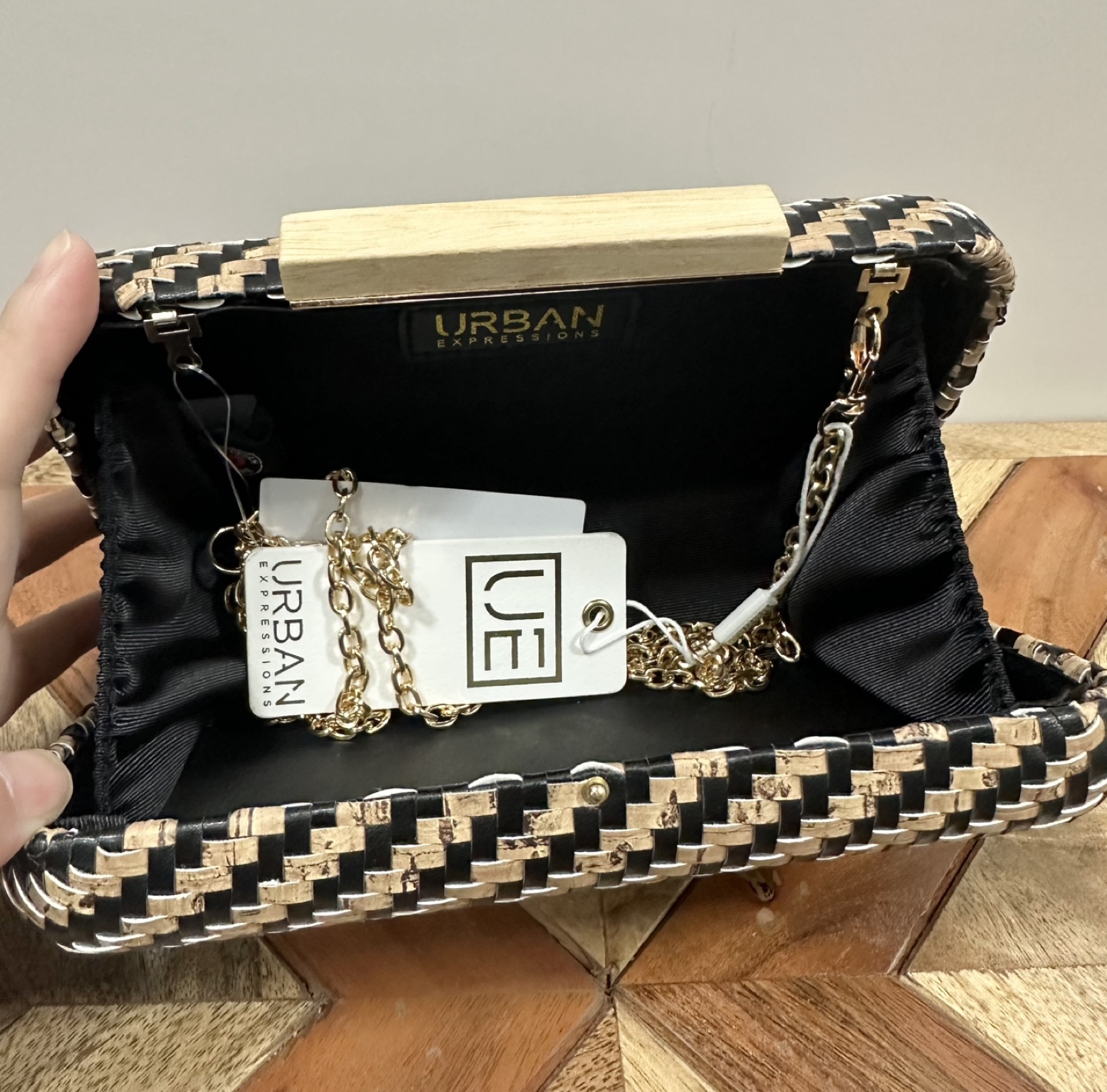 Urban Expressions Woven Clutch - photo 3