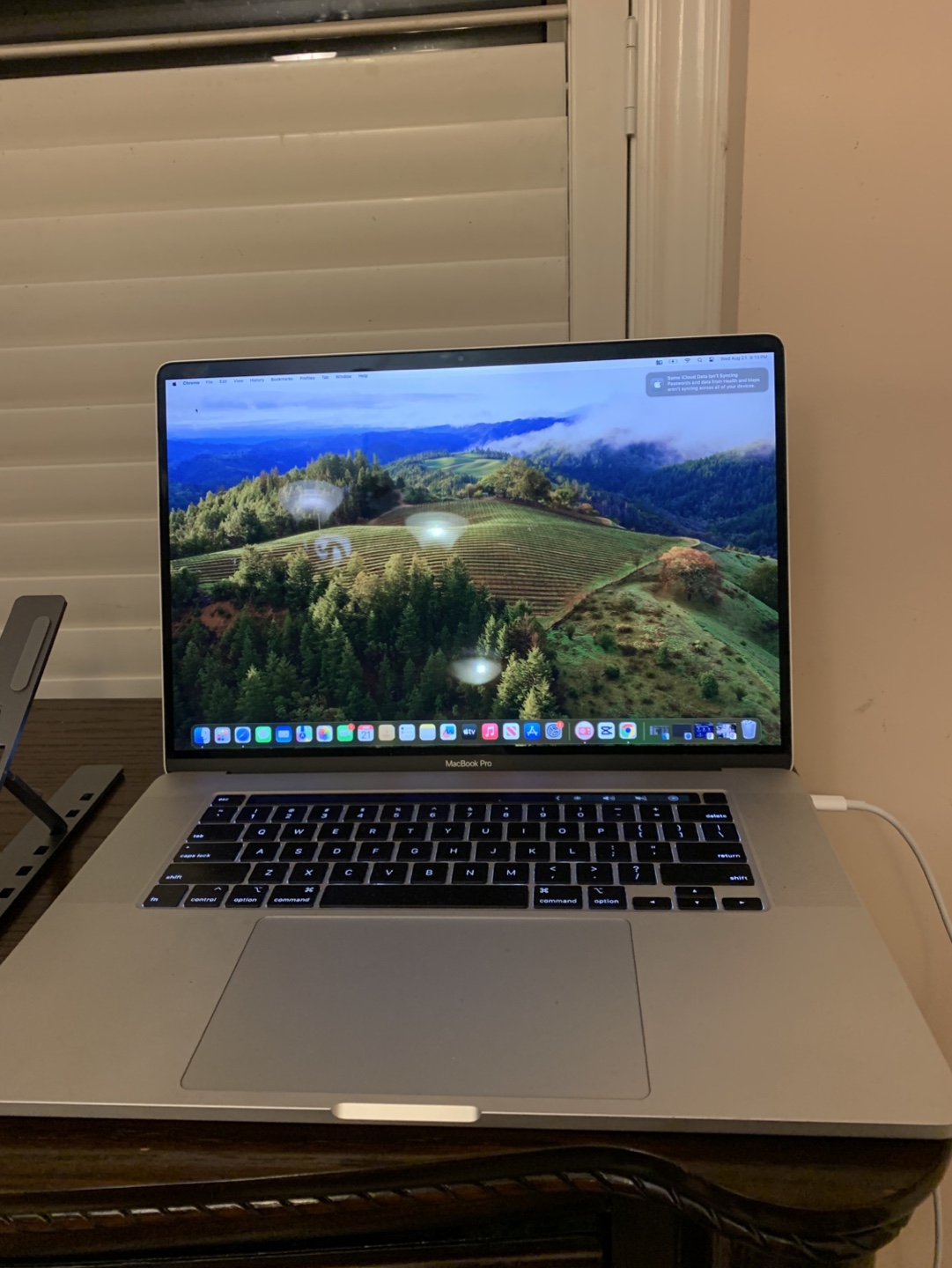 MacBook Pro 2019/Case/Stand
