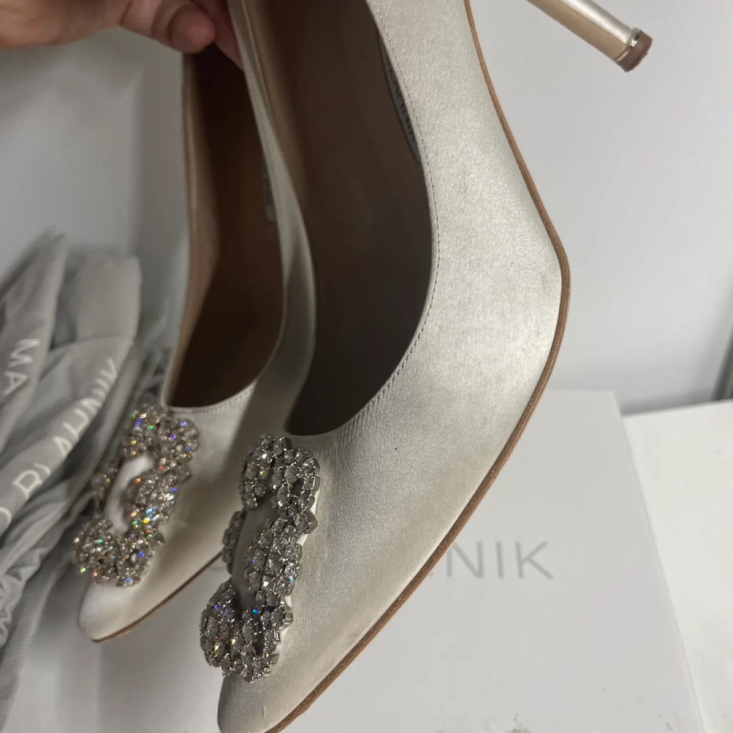 Manolo Blahnik Hangisi 90 (size 38) image indicator(5)