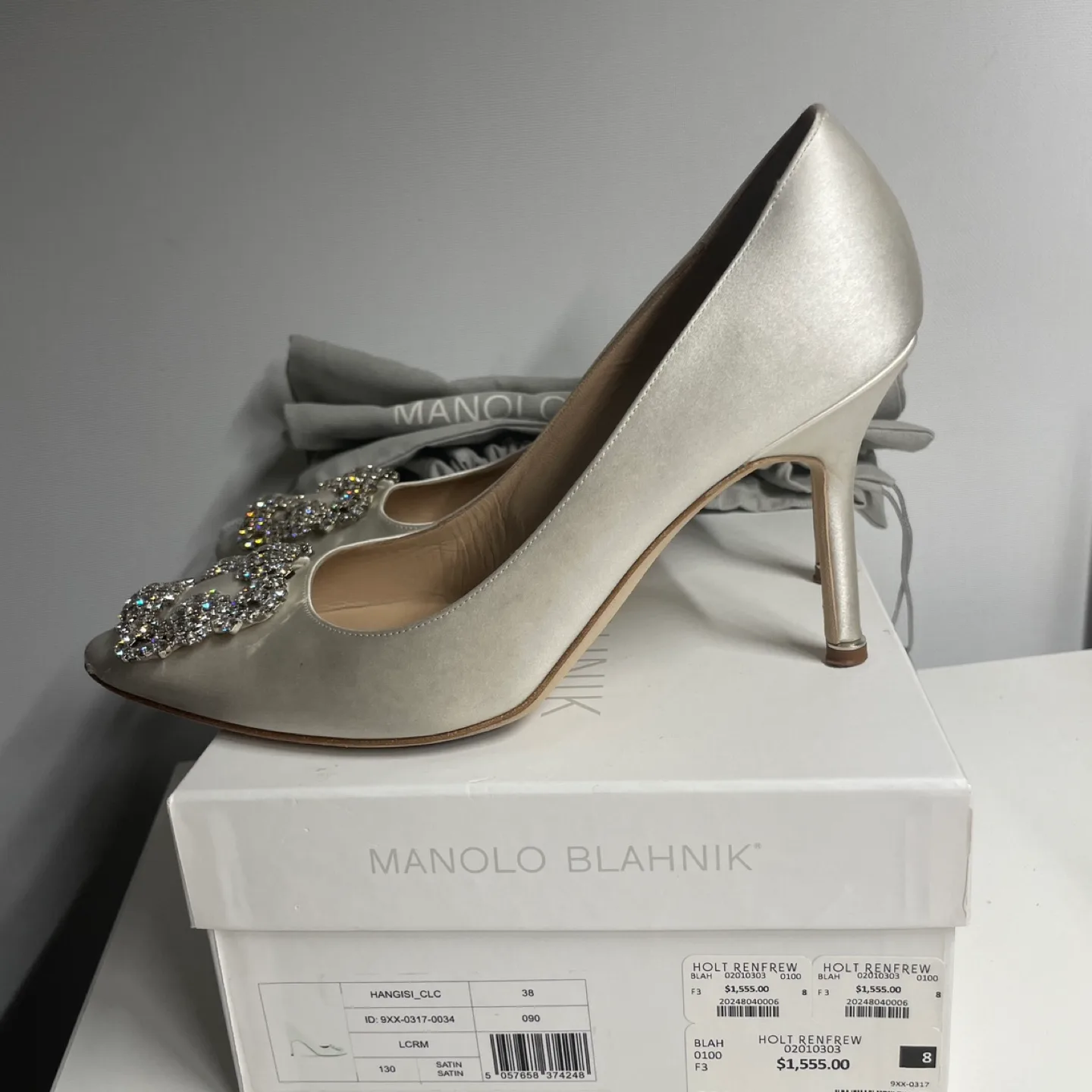 Manolo Blahnik Hangisi 90 (size 38) image indicator(2)