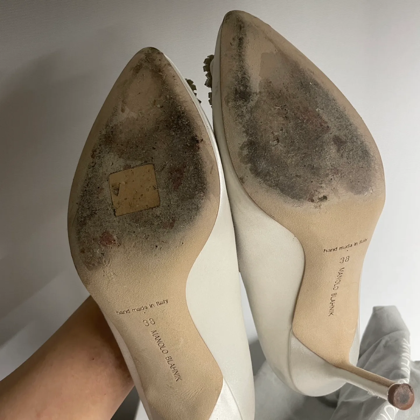 Manolo Blahnik Hangisi 90 (size 38) image indicator(9)