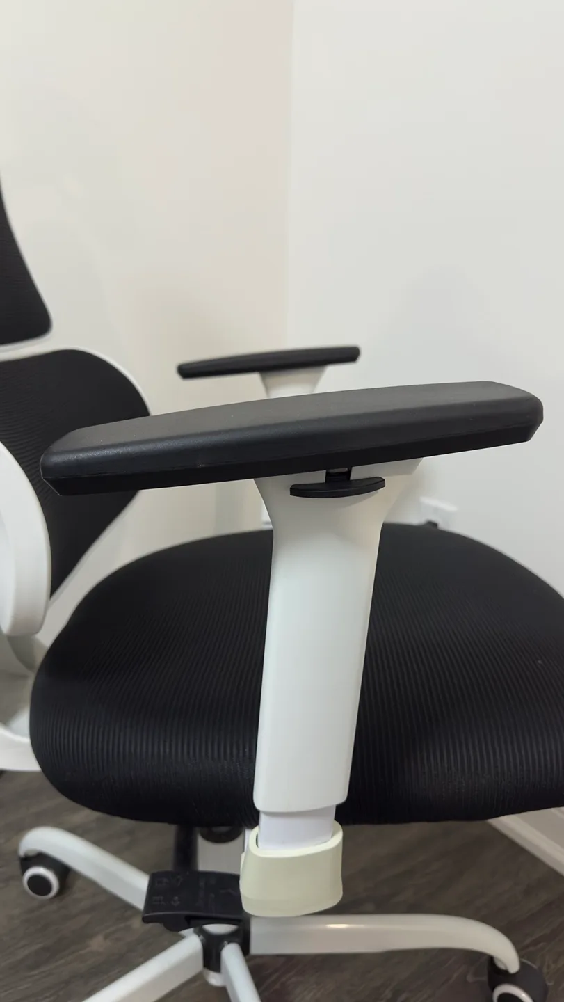 Ergonomic Office Chair with Headrest image indicator(5)