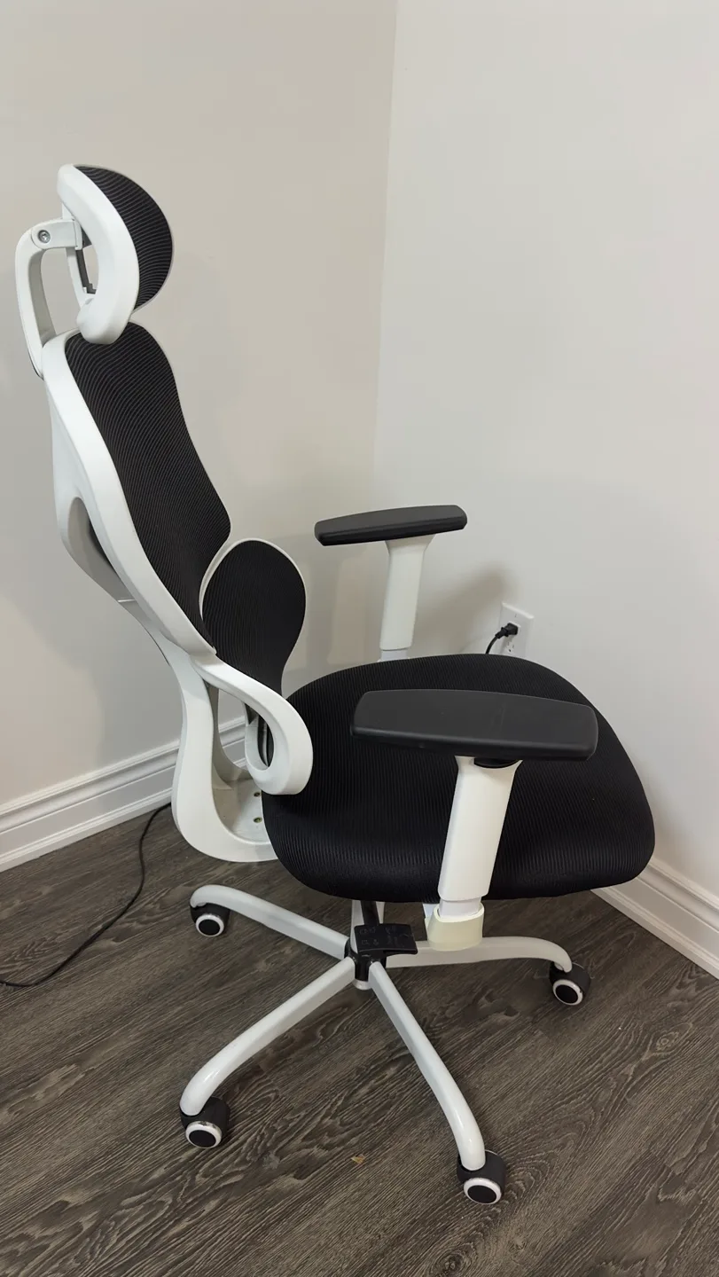 Ergonomic Office Chair with Headrest image indicator(3)