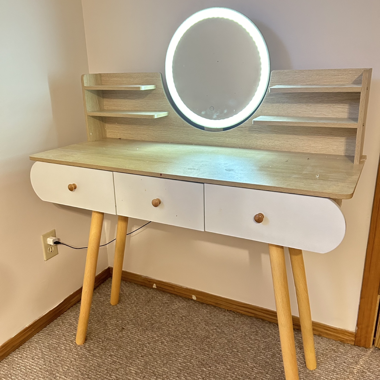 Vanity Desk with Lighted Mirror