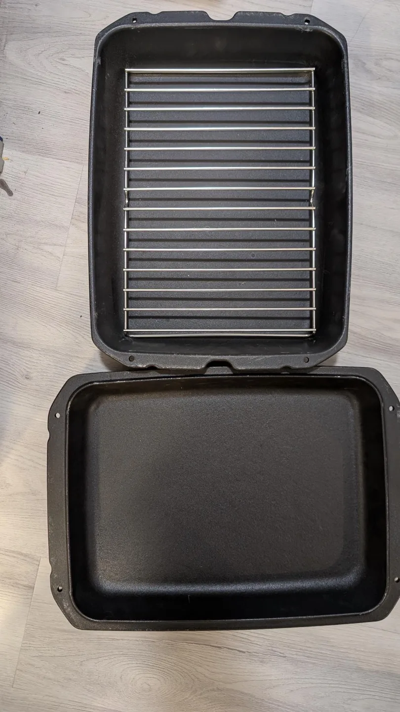 Broil King Baron 4-Burner Gas Grill with Accessories image indicator(7)