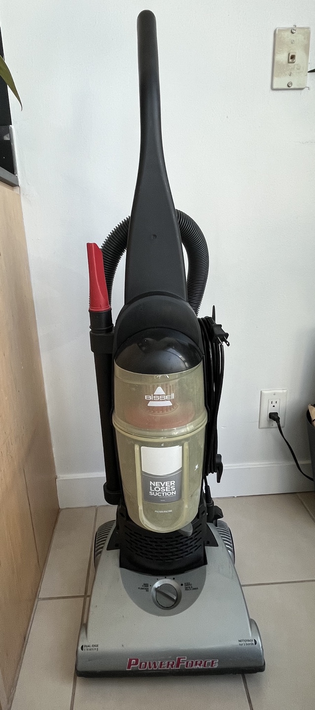 Bissell Powerforce vacuum - photo 2
