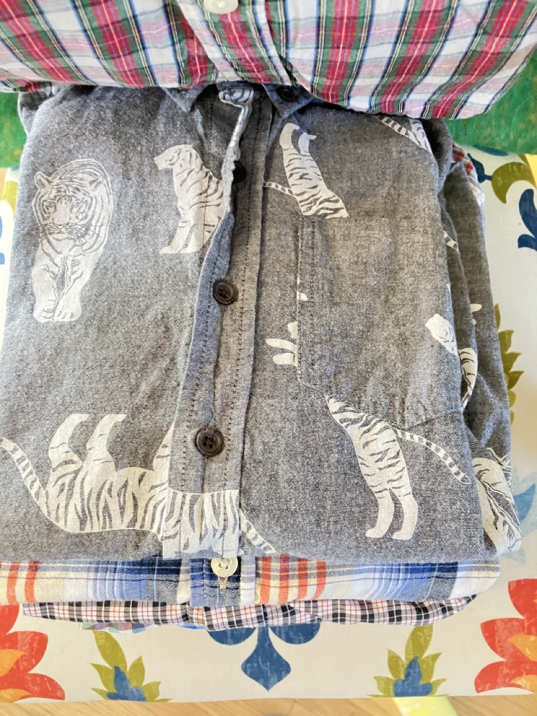 Bundle of 7 Boys' Size Large/10 Button-Down Shirts - photo 3