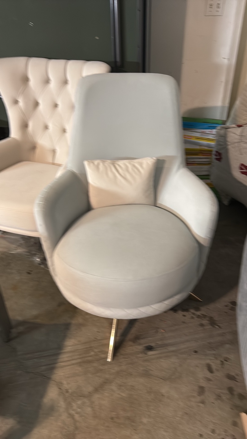 Accent chairs brand new sold half price - photo 2