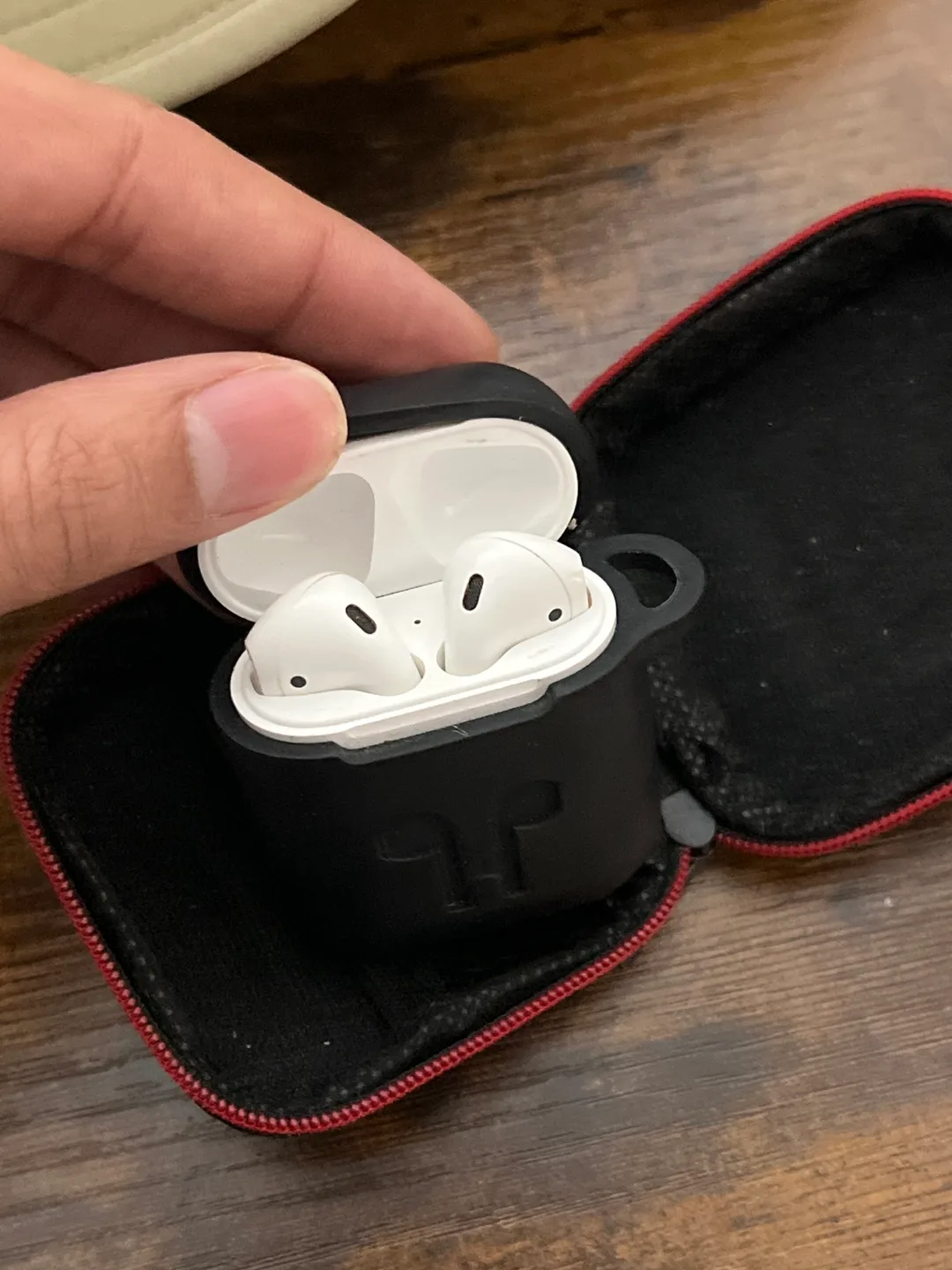 Apple AirPods with Protective Case thumbnail