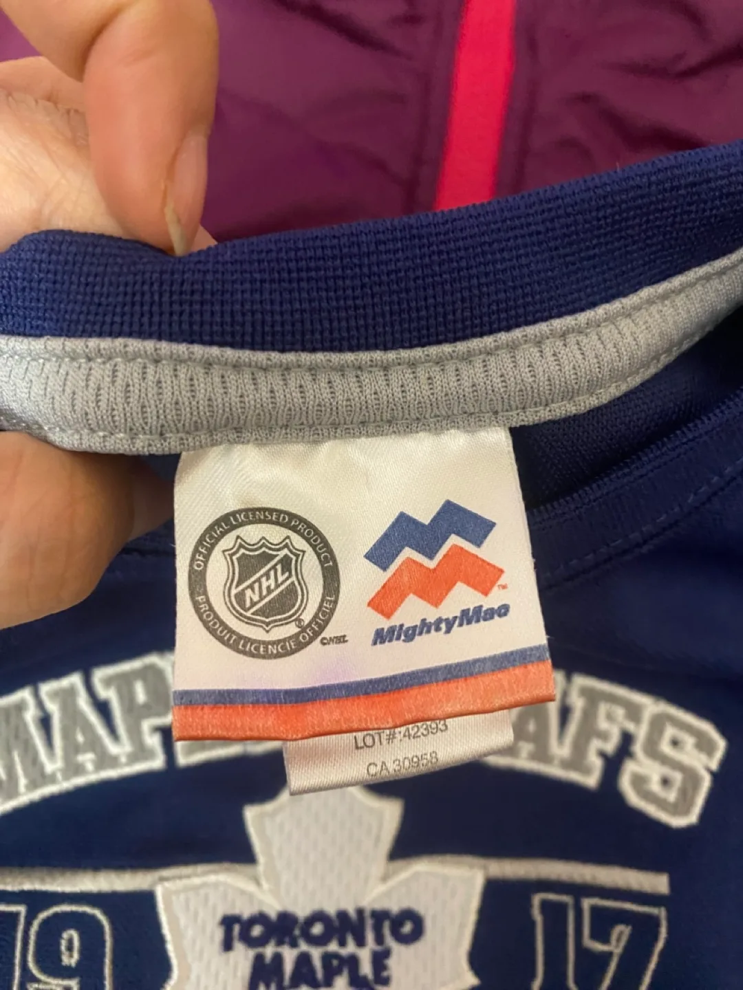 Vintage maple leafs jersey image indicator(2)