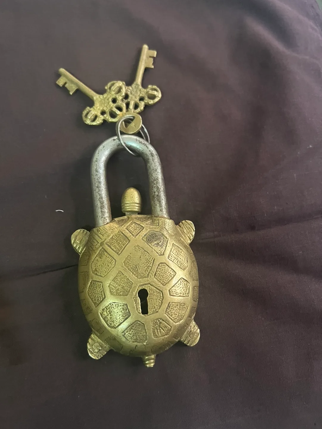 Brass Animal Padlocks with Keys - Lion, Elephant, Turtle image indicator(2)